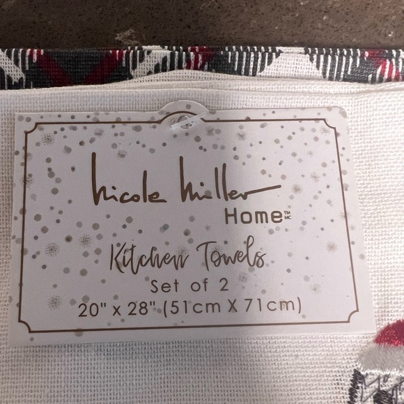 Kitchen Towels / Set of 2 / Nicole Miller home - Picture 4 of 5